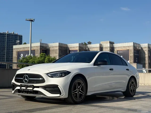 Mercedes-Benz C-Class — Фото автомобиля 3