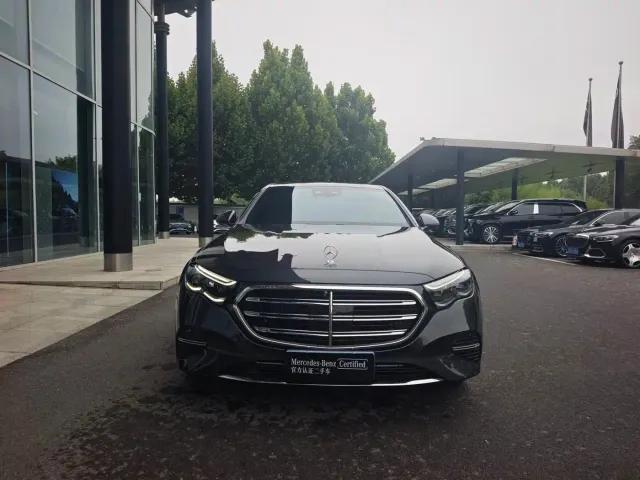 Mercedes-Benz E-Class — Фото автомобиля 2