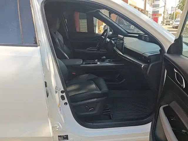 Changan Oshan Z6 EV — Фото автомобиля 24