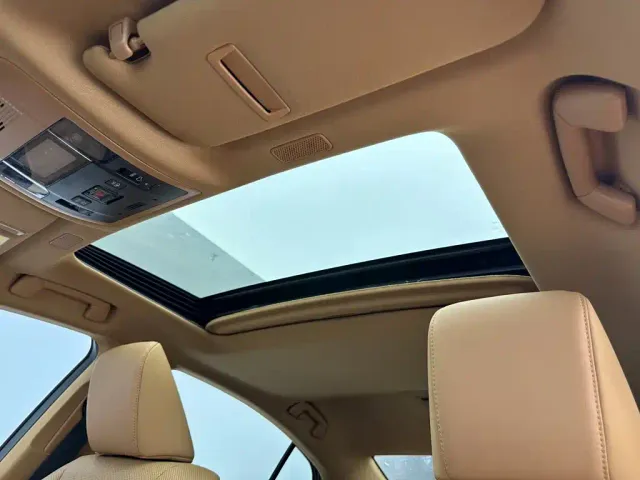Lexus ES — Фото автомобиля 13