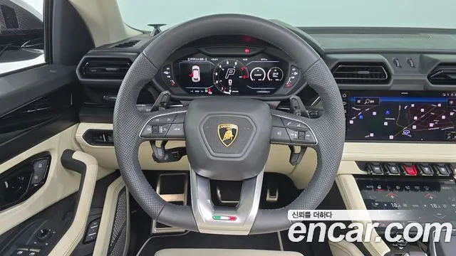 Lamborghini Urus — Фото автомобиля 12