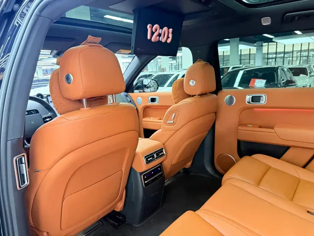 Li Auto L7 — Фото автомобиля 8
