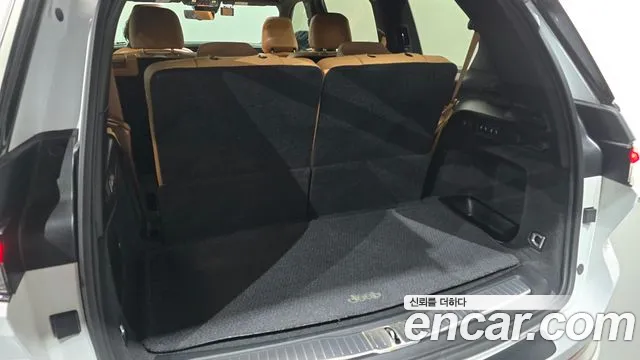 Jeep Cherokee — Фото автомобиля 8