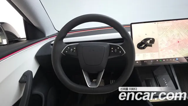 Tesla Model 3 — Фото автомобиля 12