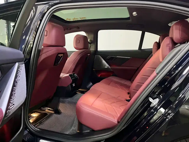 BMW 5 Series — Фото автомобиля 6