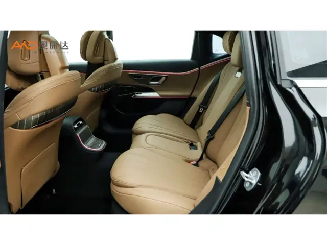 Mercedes-Benz E-Class — Фото автомобиля 7
