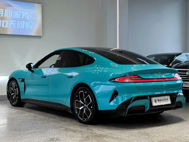 Xiaomi SU7 — Фото автомобиля 9