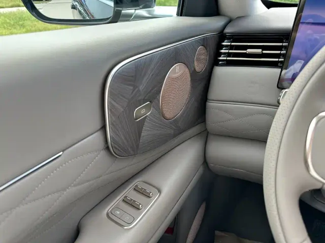 IM Motors LS9 — Фото автомобиля 22
