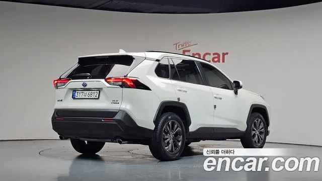 Toyota RAV4 — Фото автомобиля 2
