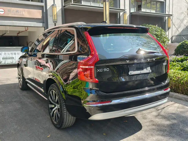 Volvo XC90 — Фото автомобиля 6