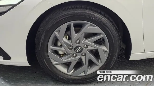 Hyundai Avante — Фото автомобиля 5