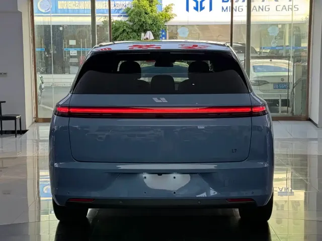 Li Auto L7 — Фото автомобиля 15