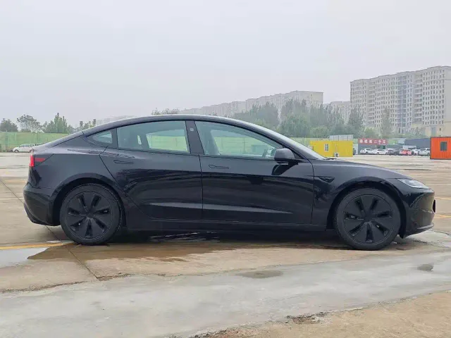 Tesla Model 3 — Фото автомобиля 7