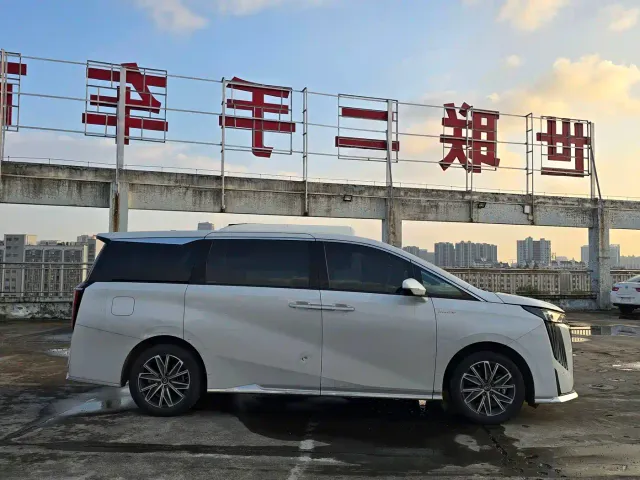 GAC Trumpchi M8 — Фото автомобиля 4