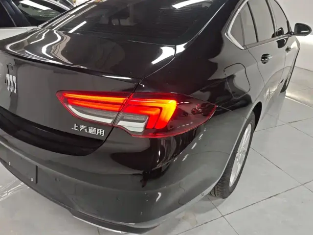 Buick Regal — Фото автомобиля 7