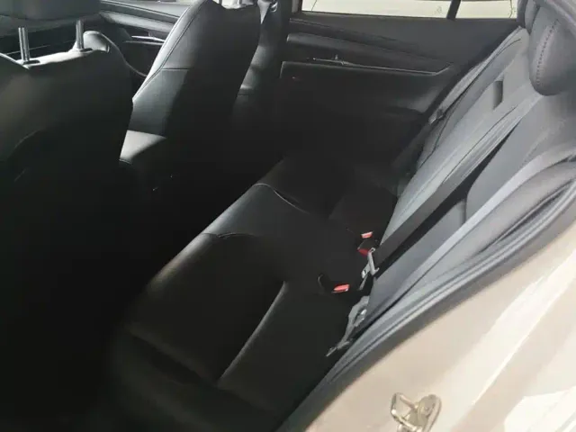 Mazda Axela — Фото автомобиля 11