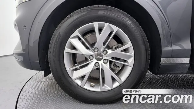 Genesis GV70 2.5T Бензин 2WD — Фото автомобиля 5