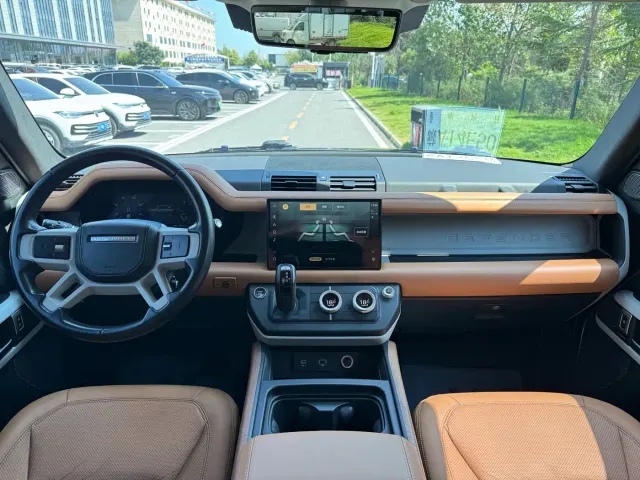 Land Rover Defender — Фото автомобиля 20