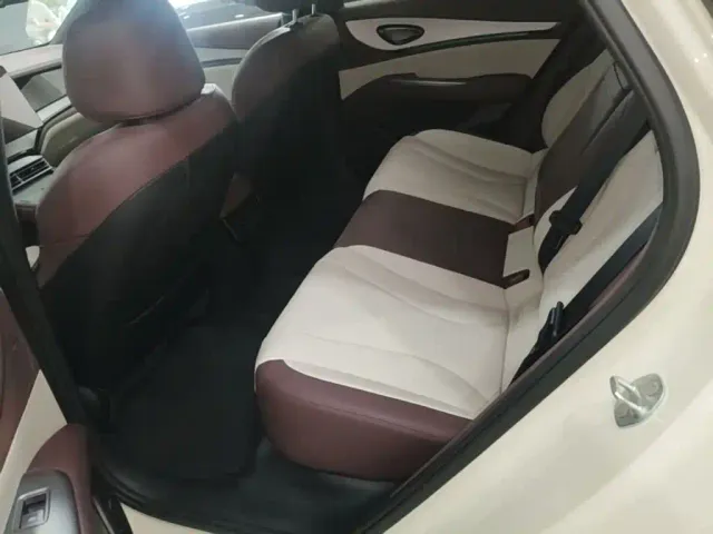BYD Seal 07 DM-i — Фото автомобиля 16