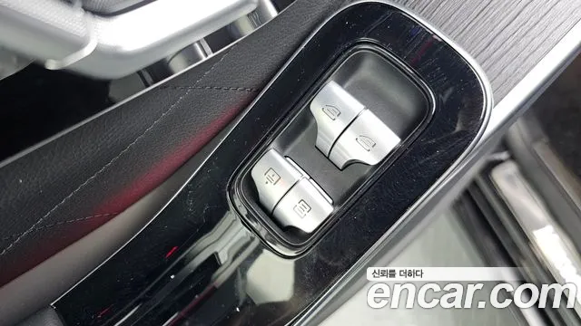 Mercedes-Benz S-Class — Фото автомобиля 24