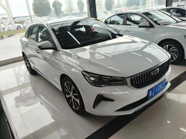 Geely Emgrand — Фото автомобиля 3