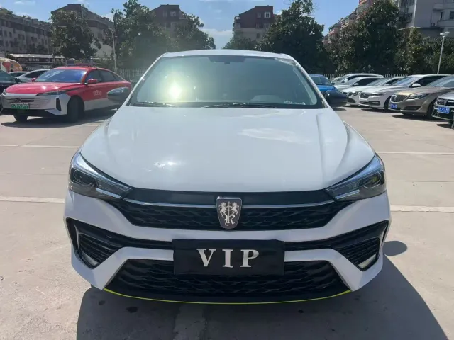 Roewe i5 — Фото автомобиля 2