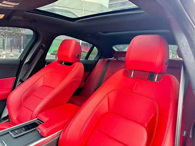 Jaguar XEL — Фото автомобиля 11