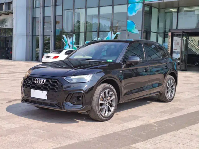 Фотография автомобиля — Audi Q5L