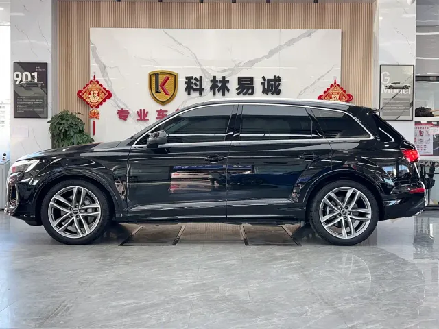 Audi Q7 — Фото автомобиля 7