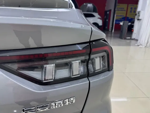 Ford Mondeo — Фото автомобиля 6