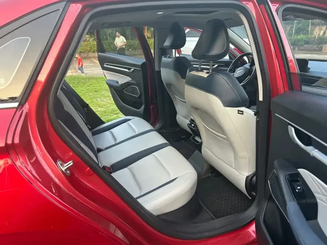 Geely Emgrand — Фото автомобиля 5