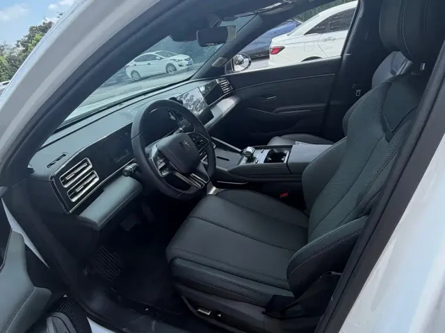 BYD Qin L — Фото автомобиля 6