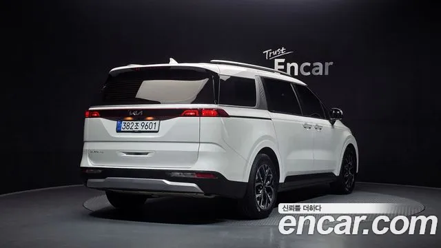 Kia Canival — Фото автомобиля 2