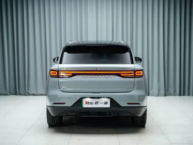Leapmotor C11 — Фото автомобиля 11