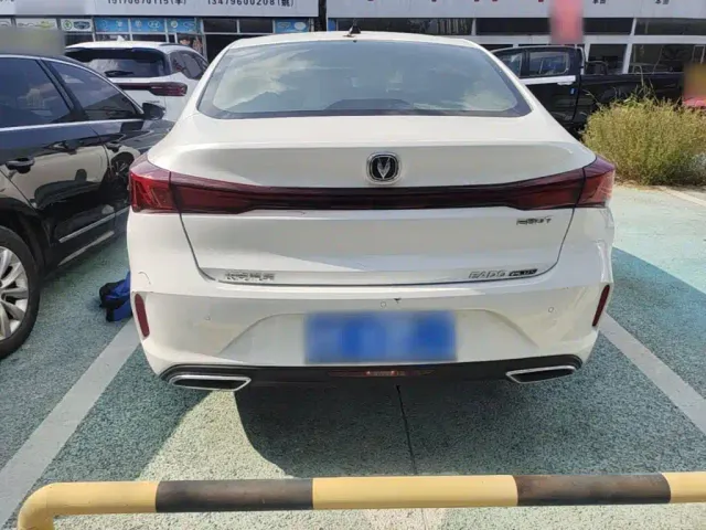 Changan Eado — Фото автомобиля 5