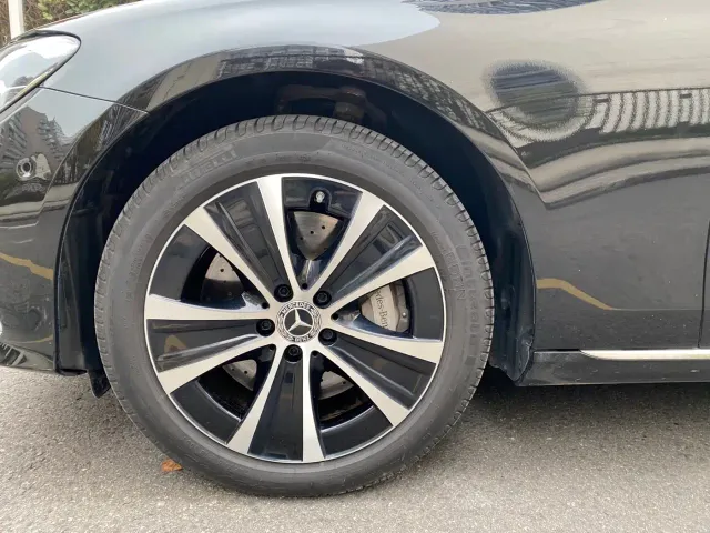Mercedes-Benz E-Class — Фото автомобиля 6
