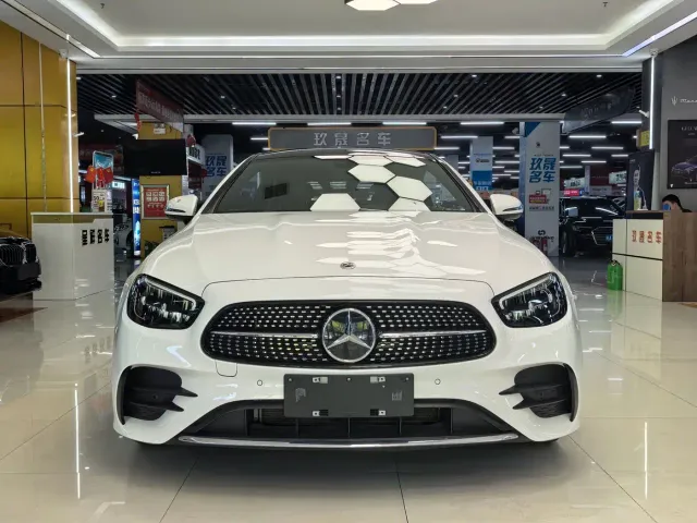 Mercedes-Benz E-Class — Фото автомобиля 2
