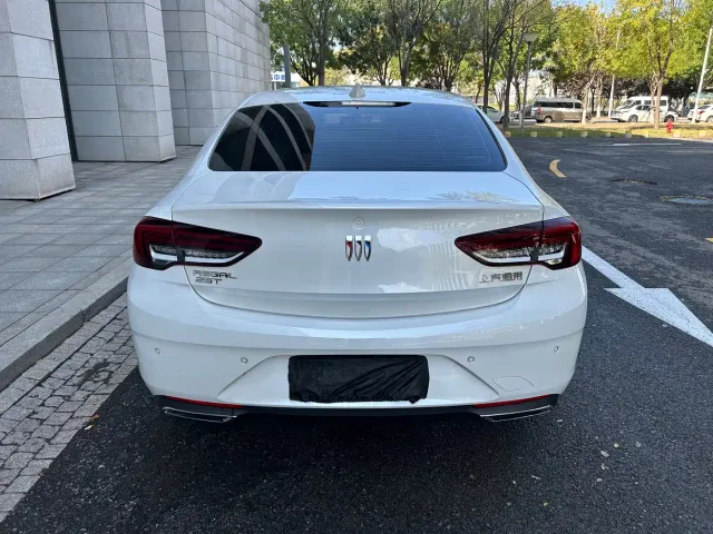 Buick Regal — Фото автомобиля 5