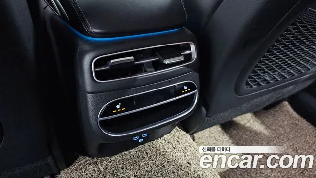 Genesis GV70 — Фото автомобиля 25