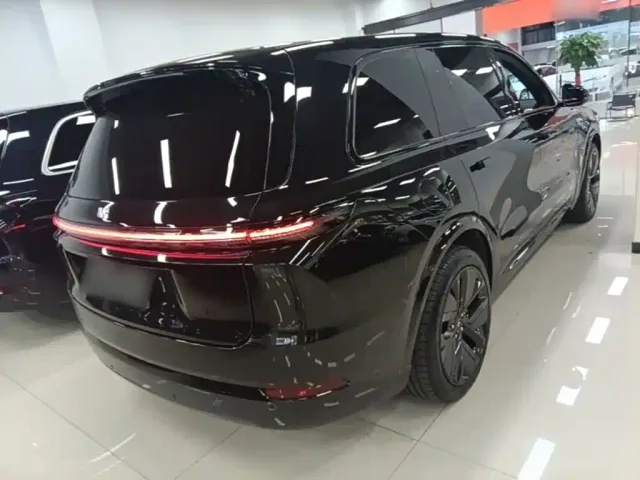Li Auto L9 — Фото автомобиля 6