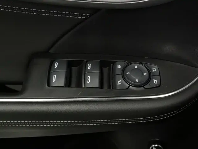 Buick Envision Plus — Фото автомобиля 9