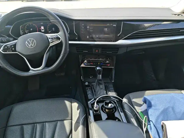 Volkswagen Passat — Фото автомобиля 12