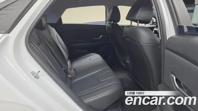 Hyundai Avante CN7 — Фото автомобиля 16