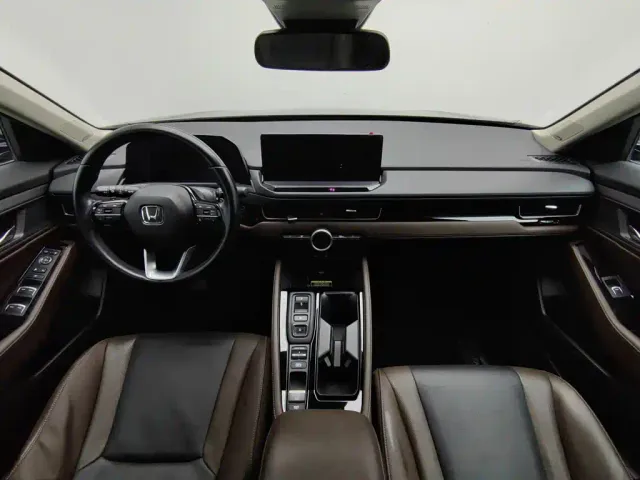 Honda Inspire Hybrid — Фото автомобиля 5