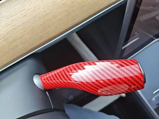Tesla Model 3 — Фото автомобиля 13