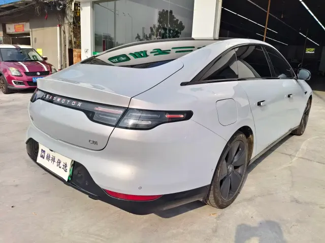 Leapmotor C01 — Фото автомобиля 15