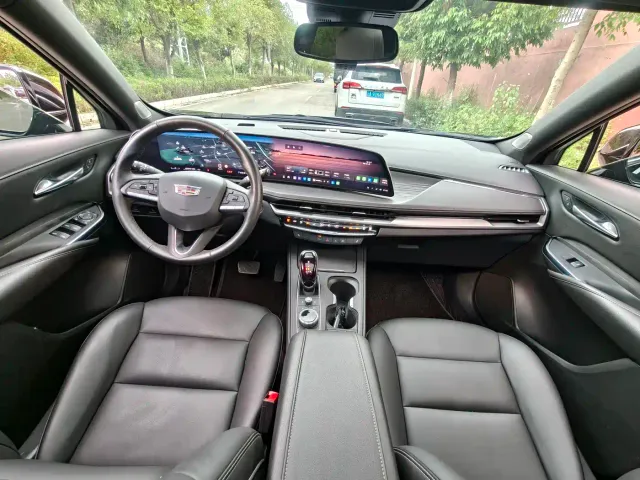 Cadillac XT4 — Фото автомобиля 11