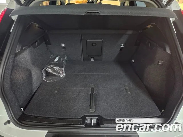 Volvo XC40 — Фото автомобиля 18