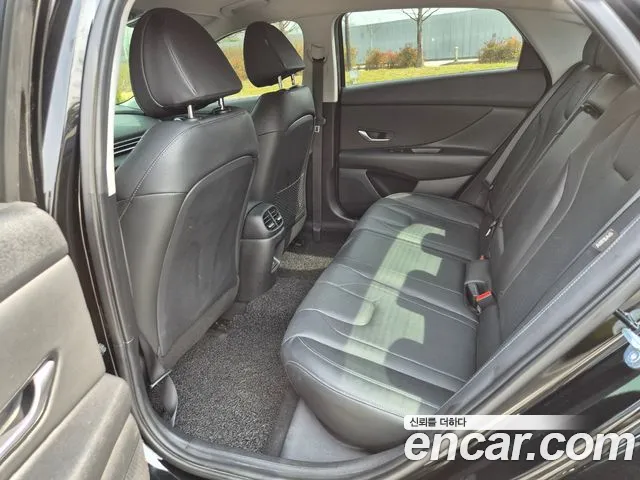Hyundai AVANTE Новый Avante (CN7) — Фото автомобиля 17
