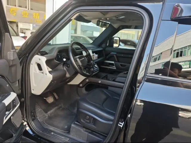 Land Rover Defender — Фото автомобиля 6